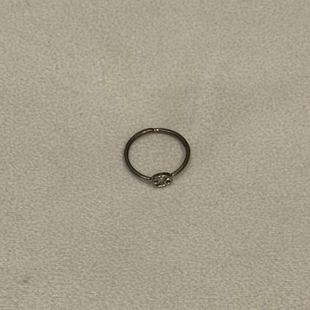 Elegant Silver Ring with Clear Gem